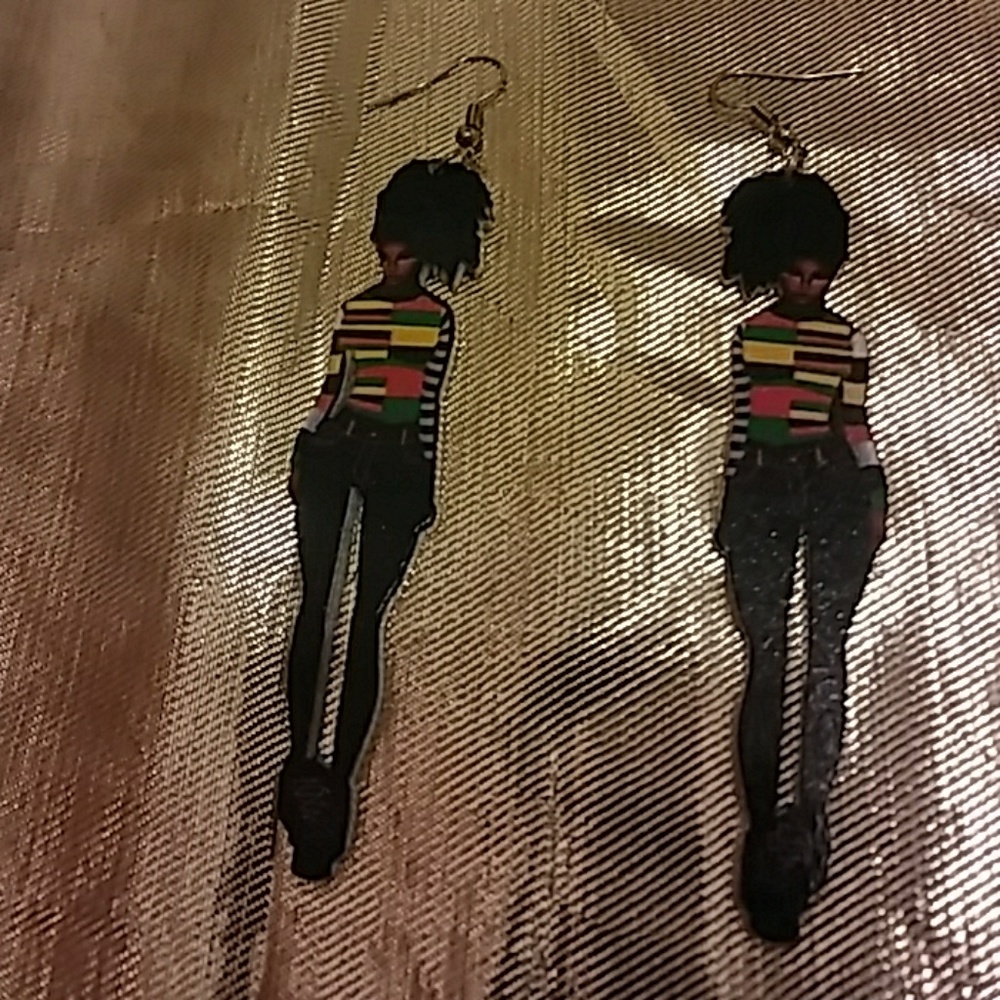 Homegirl earrings 🗣️👄🖤